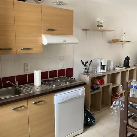 Confortable Maison Dans Village Avec Piscine A Дом отдыха