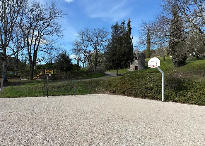 Confortable Maison Dans Village Avec Piscine A Дом отдыха