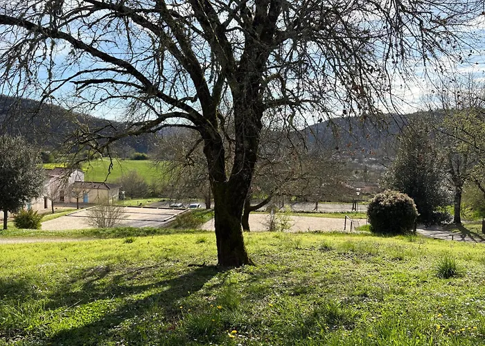 Дом отдыха Confortable Maison Dans Village Avec Piscine A *