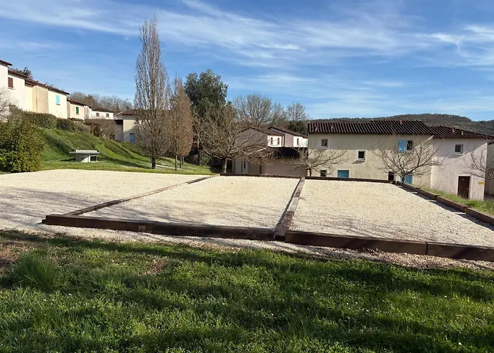 Confortable Maison Dans Village Avec Piscine A Дом отдыха *