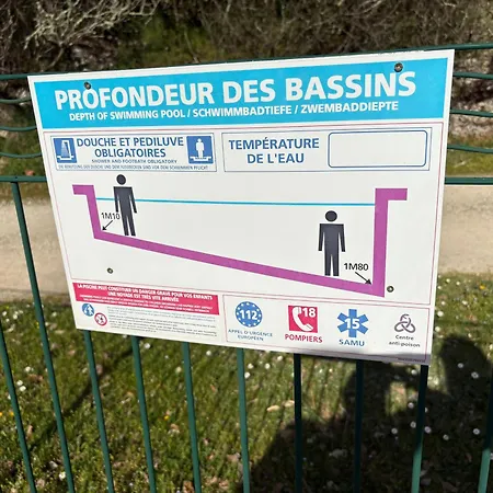 Confortable Maison Dans Village Avec Piscine A בית נופש *